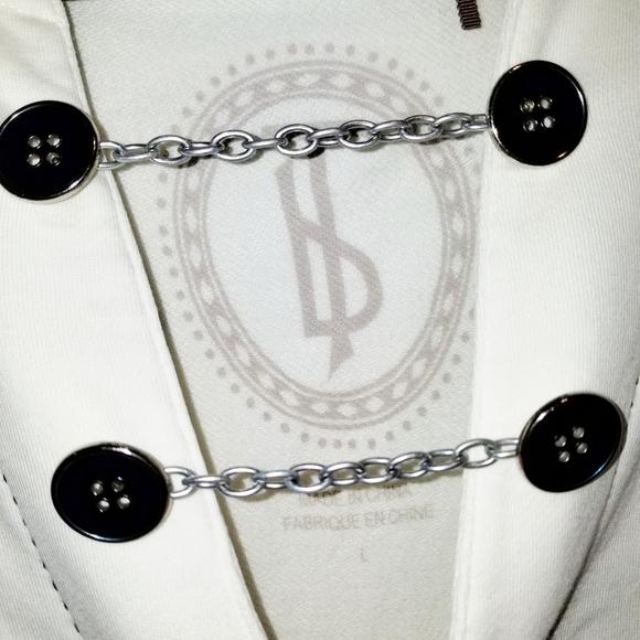 TOMMY BAHAMA white tunic shirt with chain neck - Picture 4 of 5